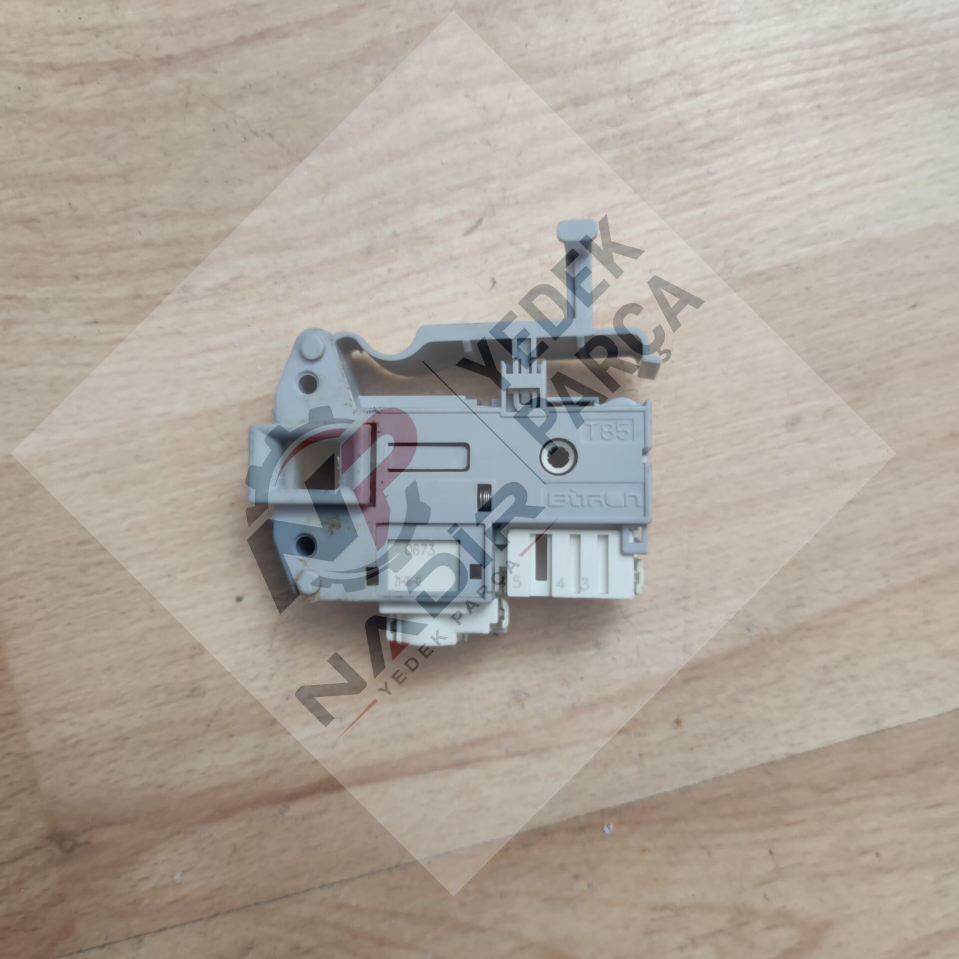 Hotpoint WMF 7081BS EU çamaşır makinası kapı kilidi