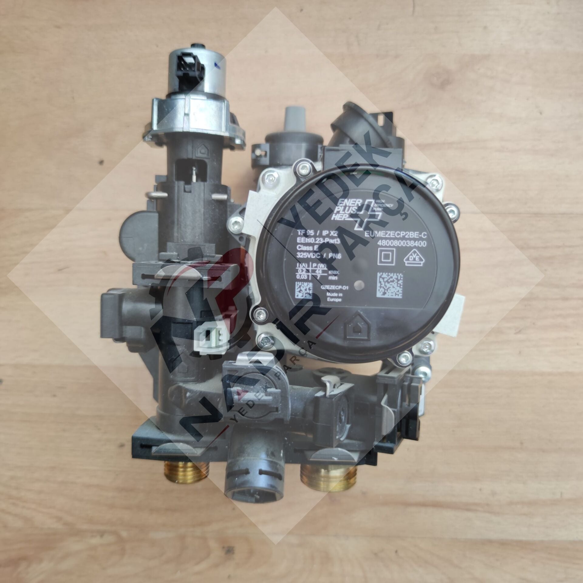 Ariston alteas one net 24 kombi sirkülasyon pompa bloğu