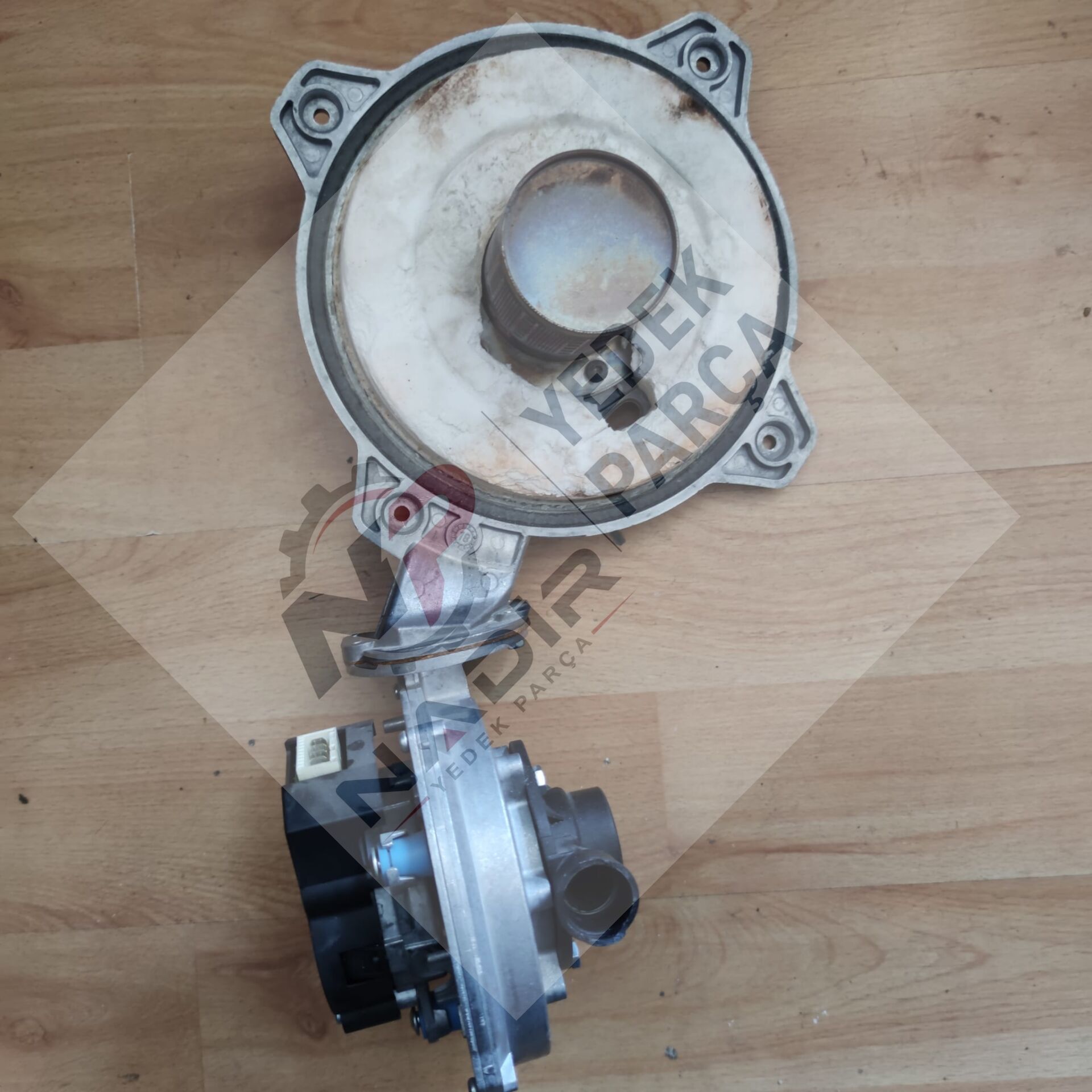 Ariston alteas one net 24 kombi fan motoru brülörü