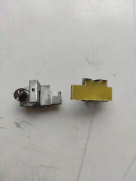 Bosch GWS 25 230 Kömür Fırça Yuvası
