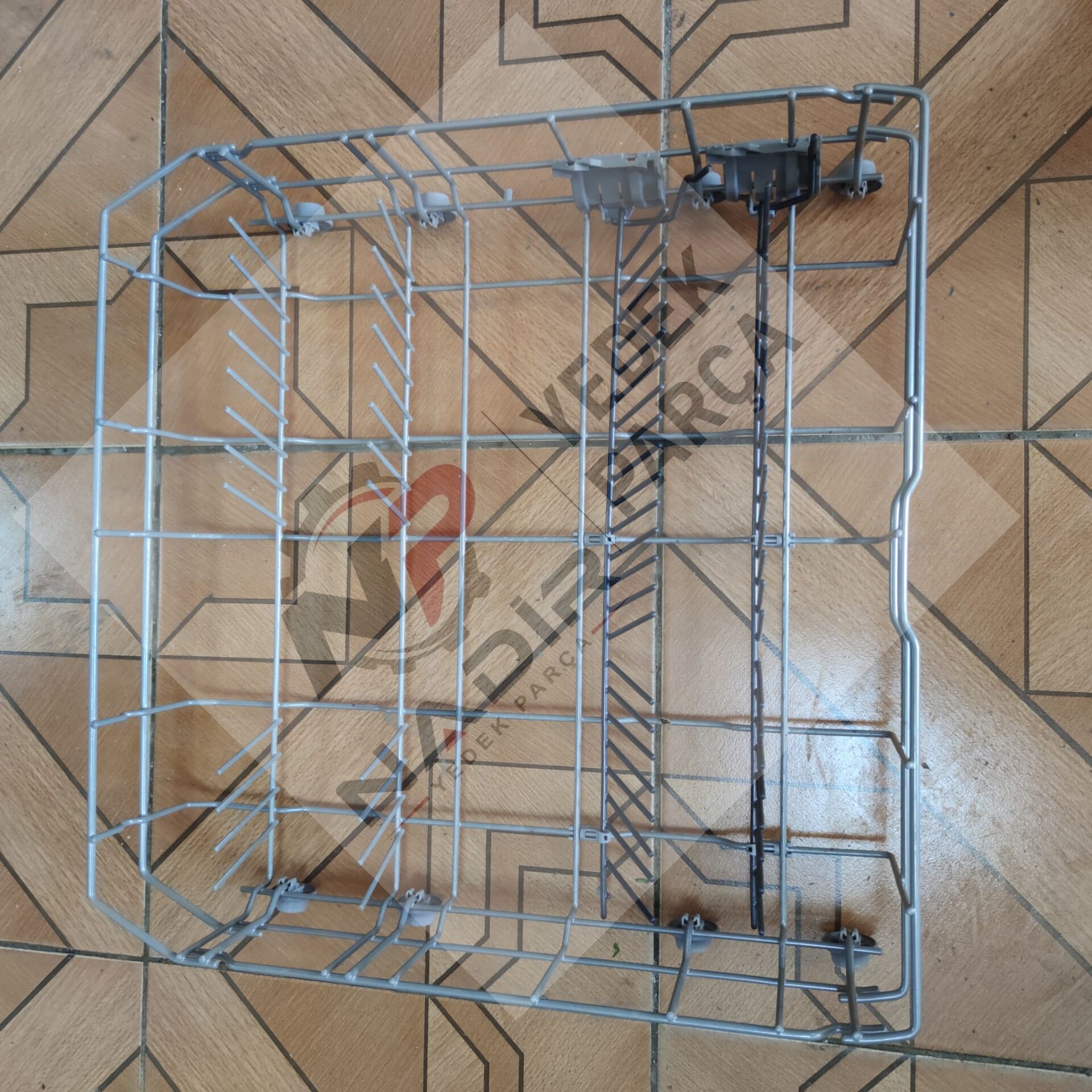 Bosch SMS30E02TR bulaşık makinesi alt sepet