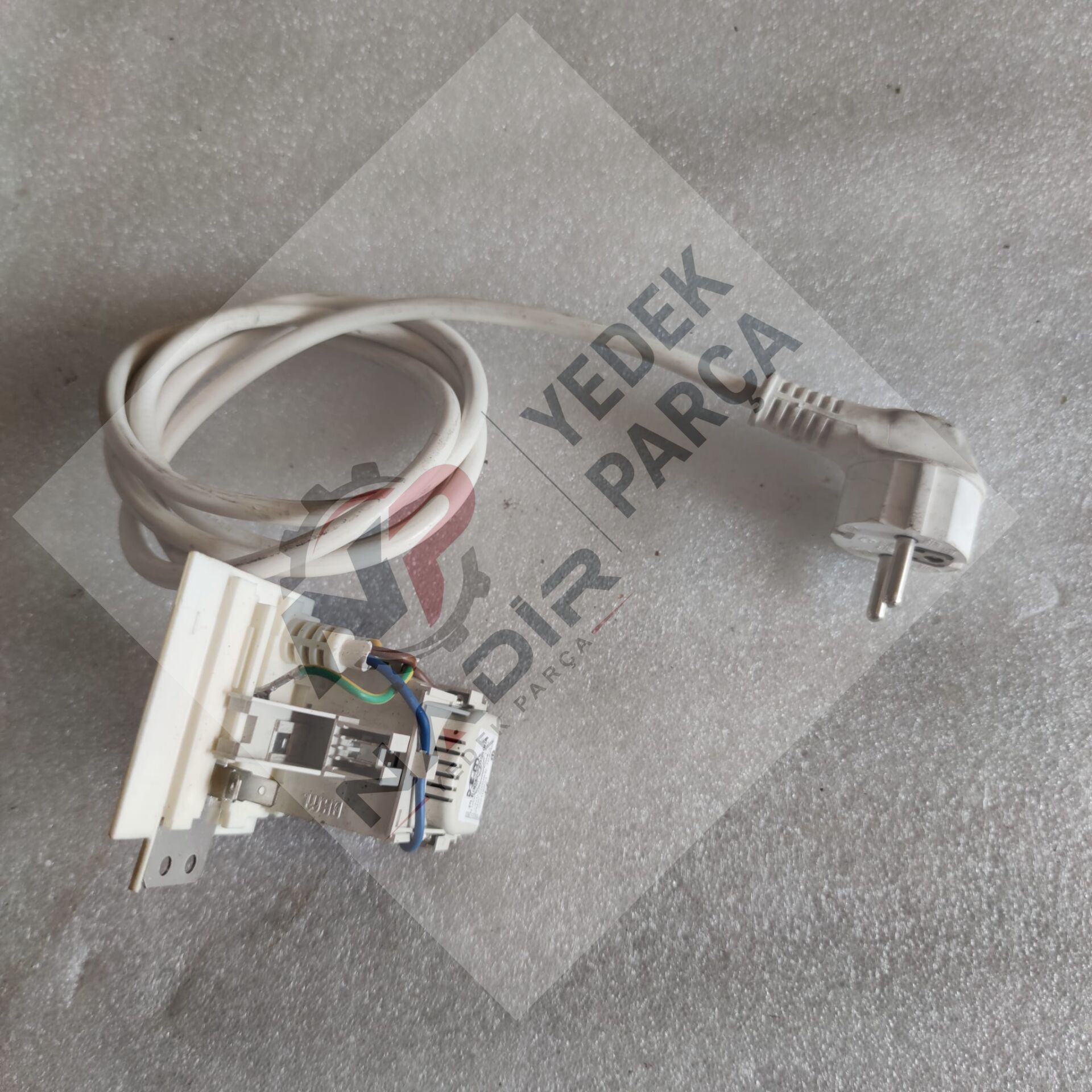INDESİT IWB 508852 ECO TK çamaşır makinesi güç kablosu