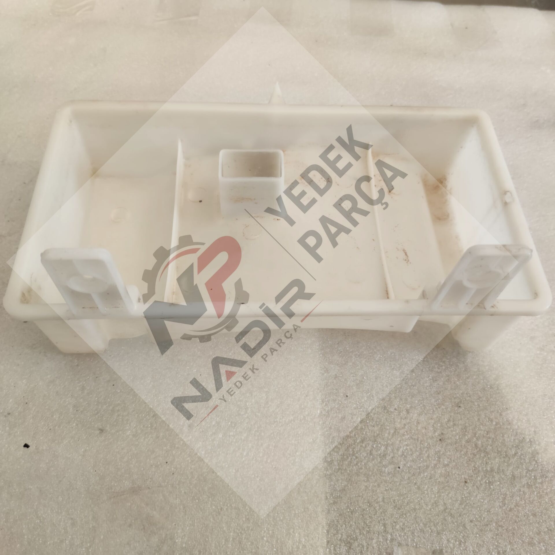 Regal R4502 B buzdolabı buharlaştırma kabı
