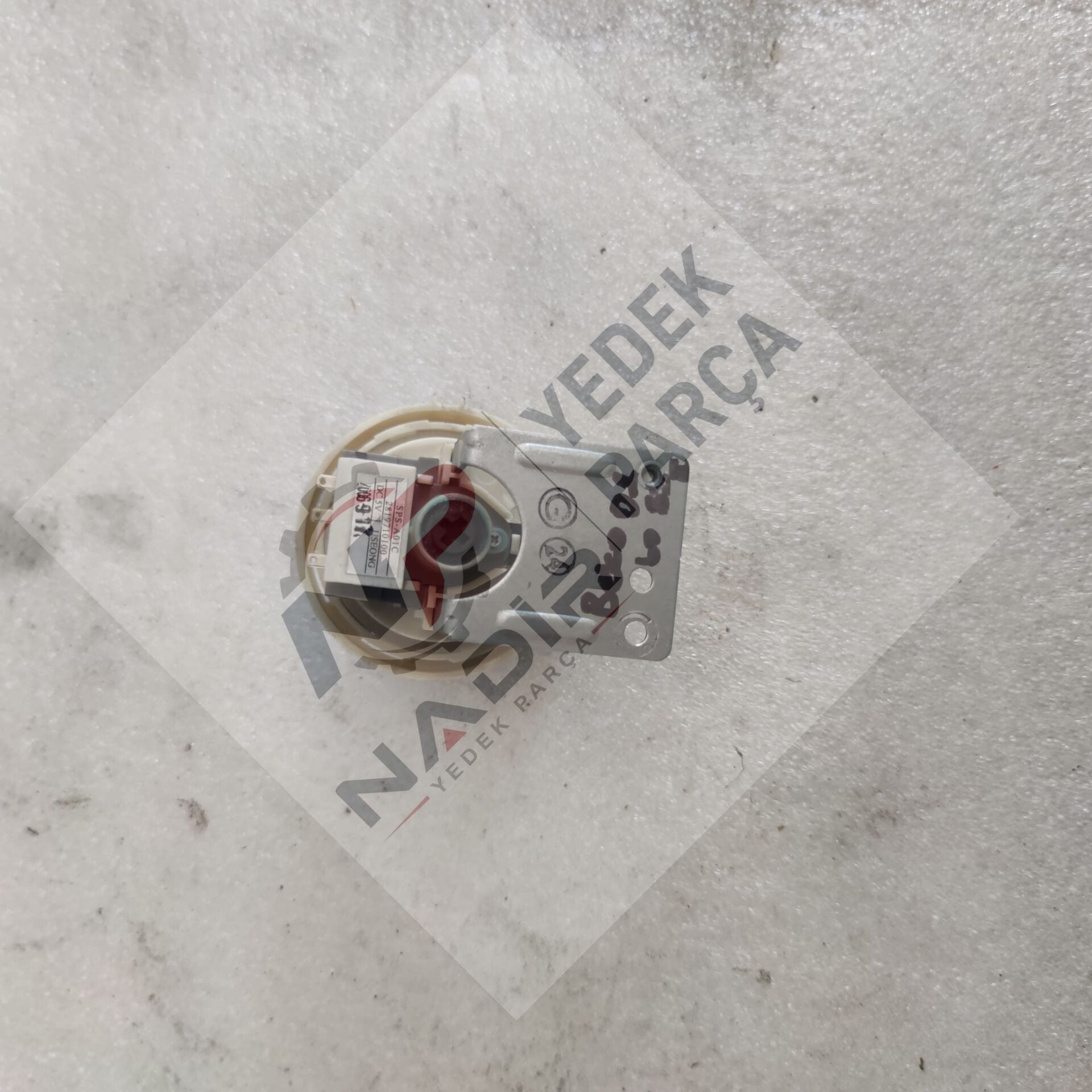 Beko D1 6085 E çamaşır makinesi su seviyesi basınç sensörü (presostat)
