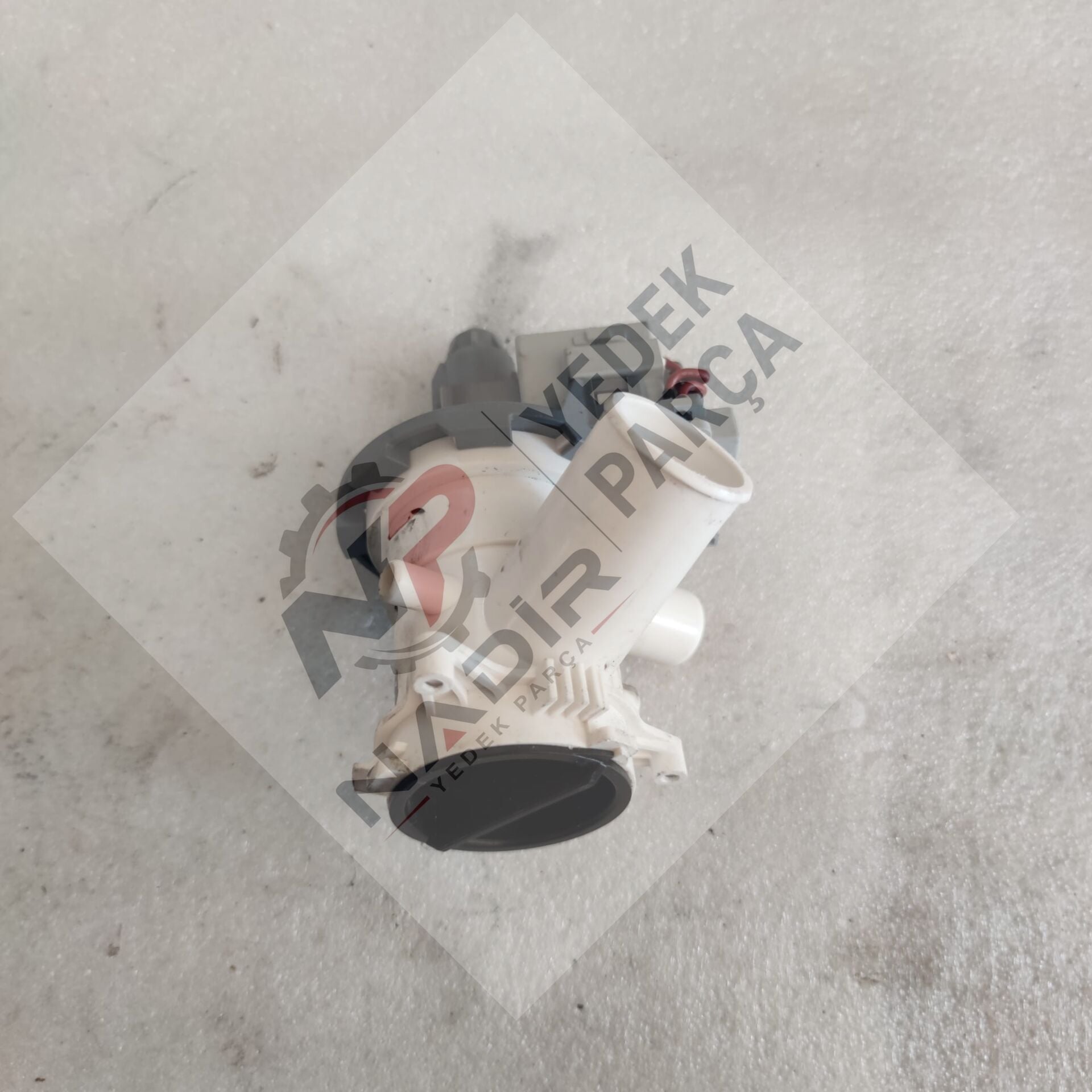 Beko D1 6085 E çamaşır makinesi tahliye pompa motoru