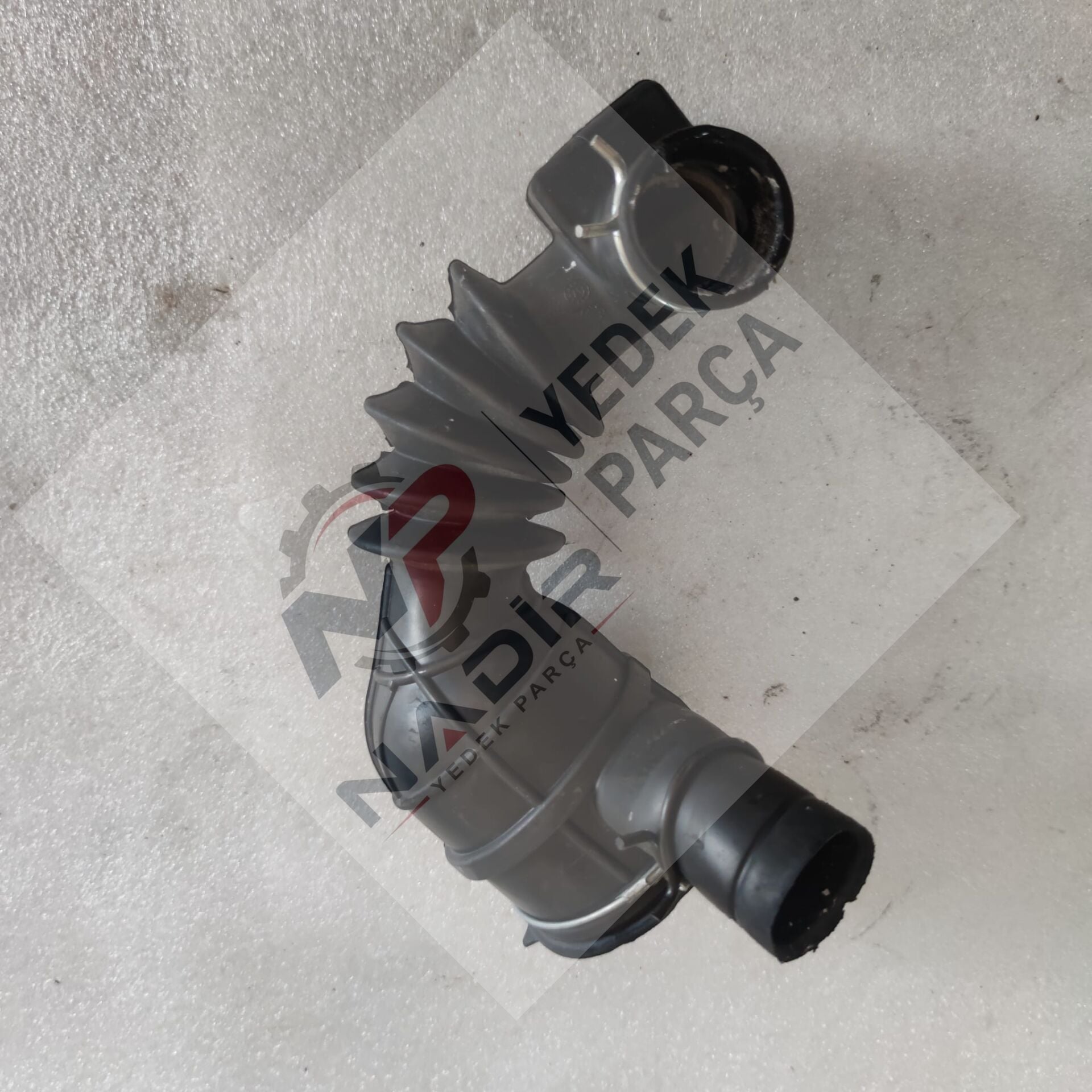 İndesit IWC71052  çamaşır makinesi hava filtre hortumu