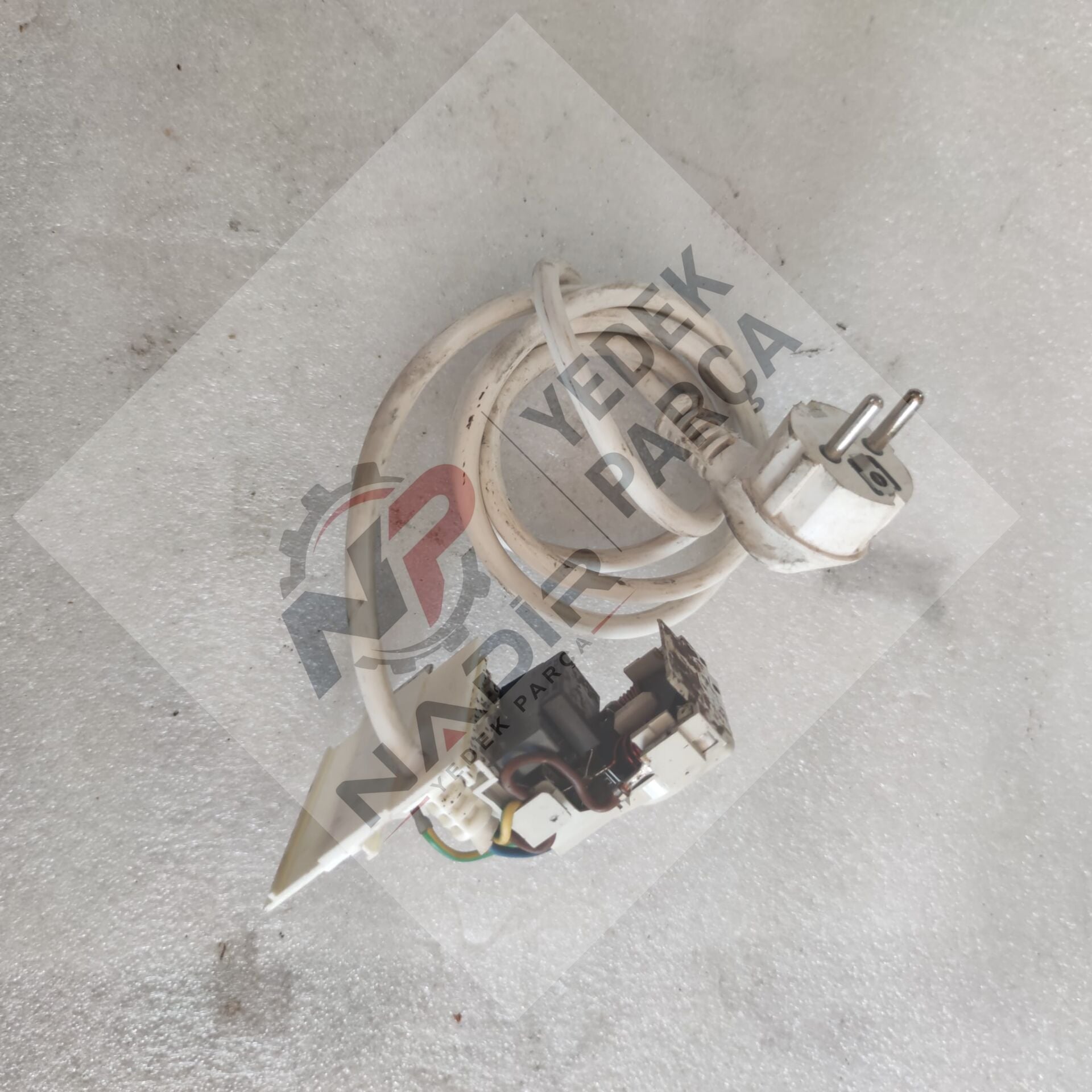 İndesit IWC71052  çamaşır makinesii güç kablosu