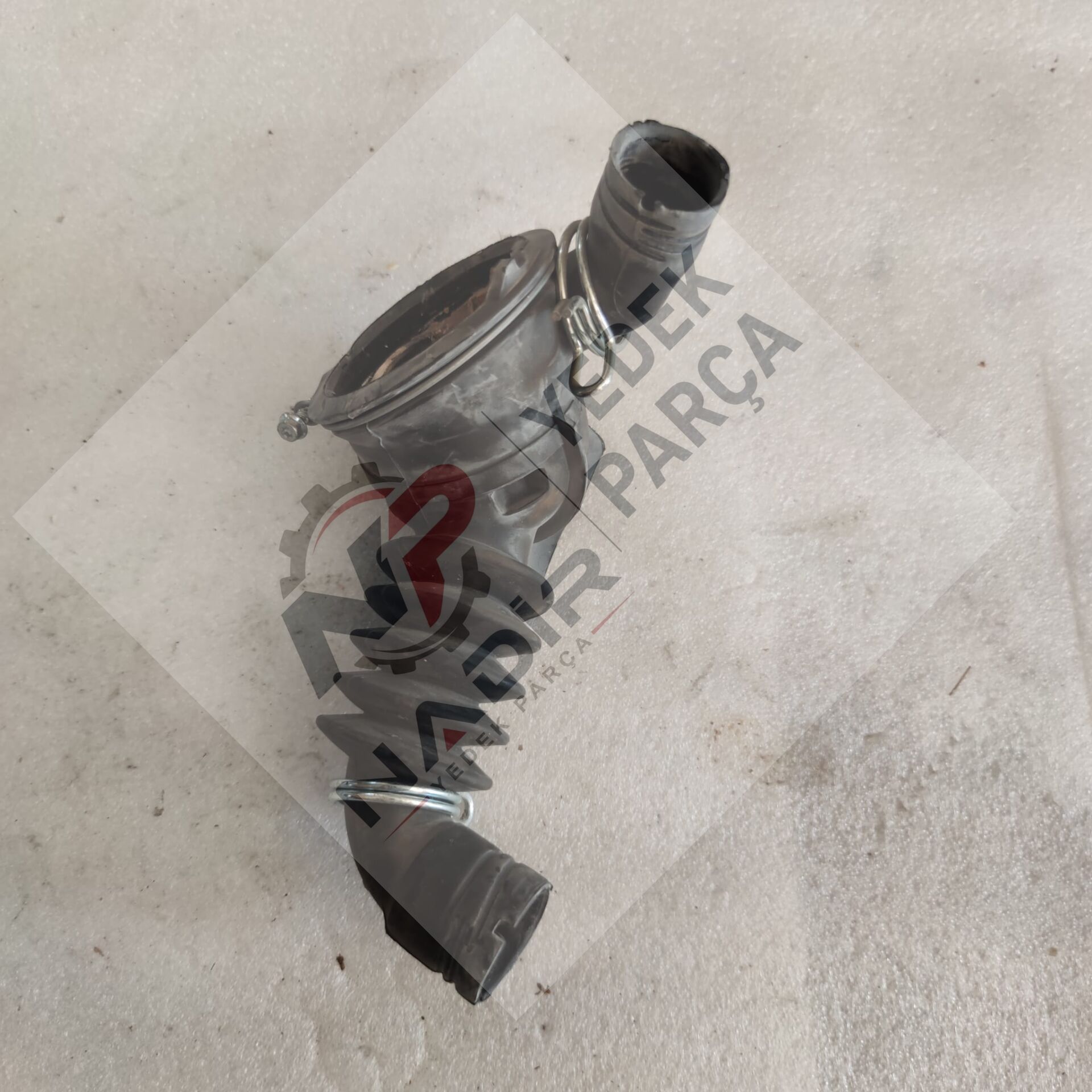Bosch WAE 244 51 çamaşır makinesi ara hortumu