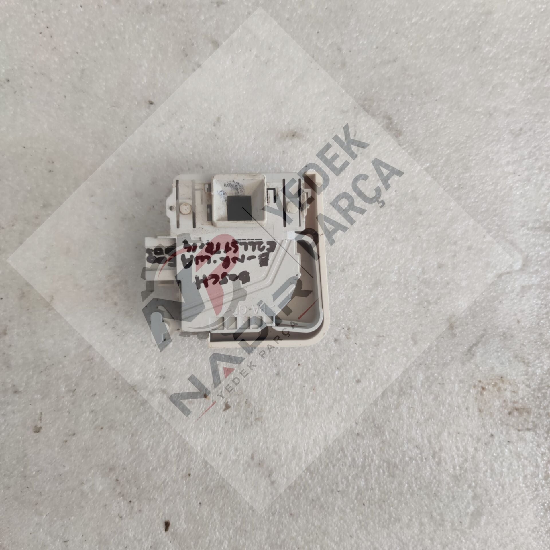 Bosch WAE 244 51 çamaşır makinesi kapı emniyet kilidi