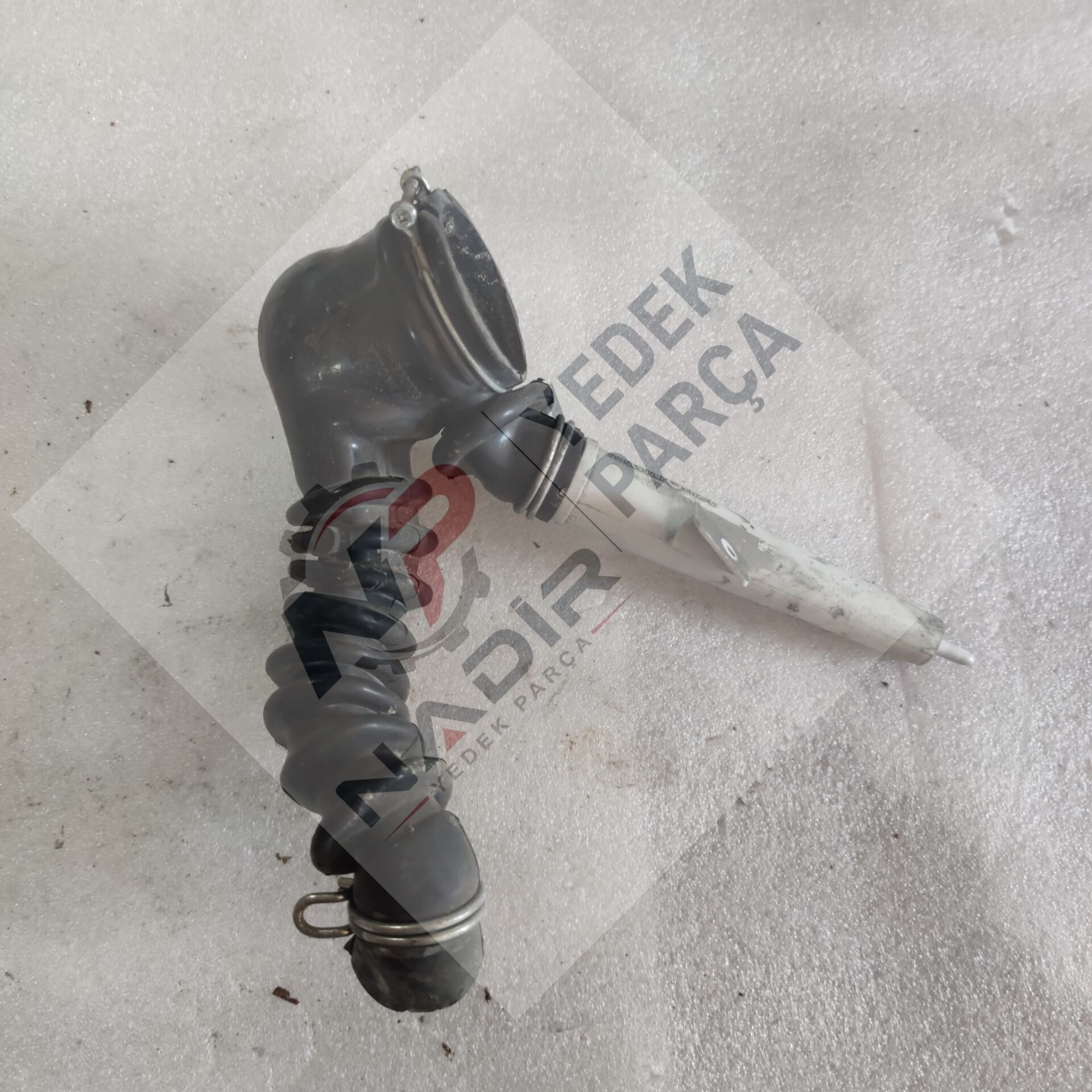 Beko D1 6082 E çamaşır makinesi ara hortumu
