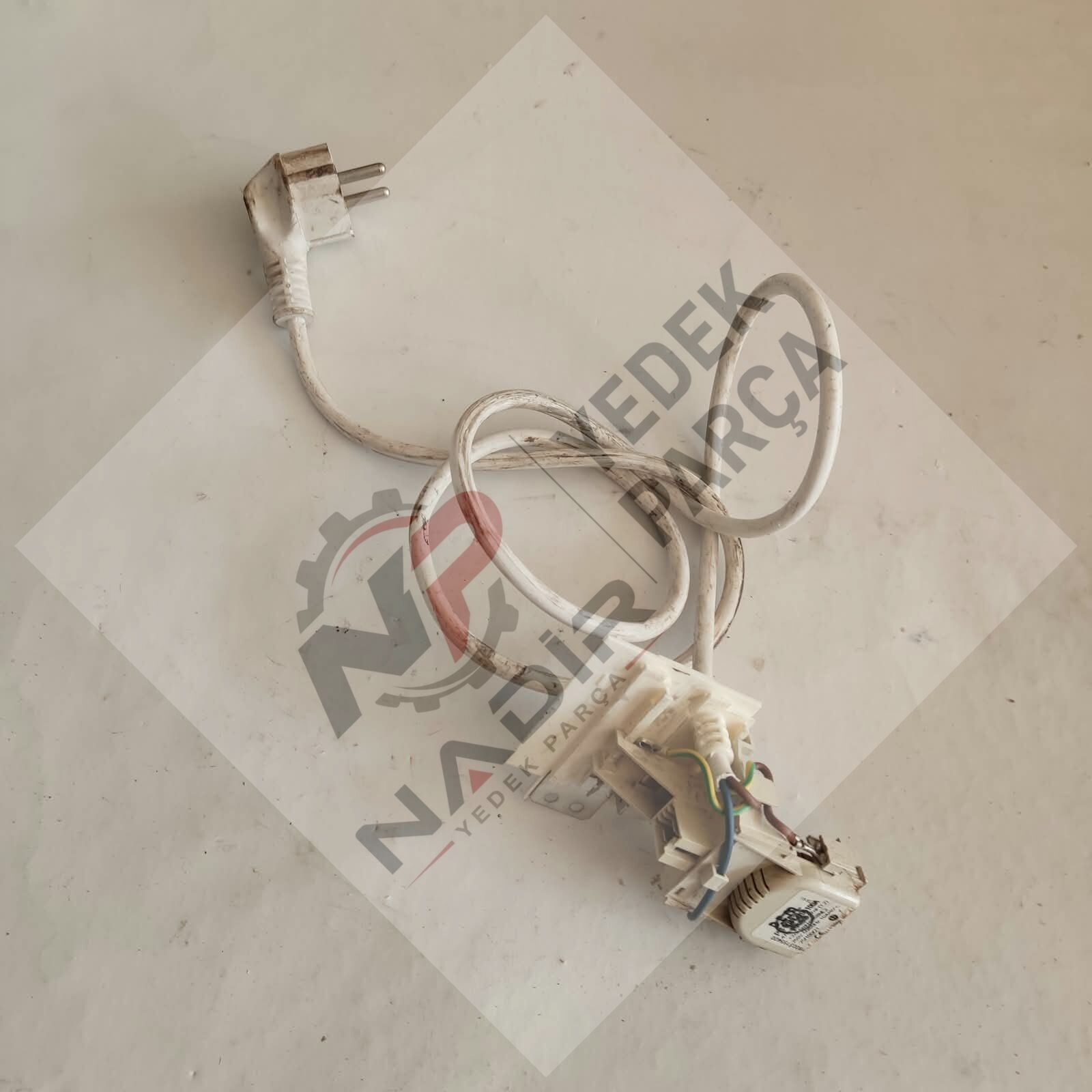 Hotpoint FMG703 Çamaşır Makinesi Besleme Kablosu Ve Filtre