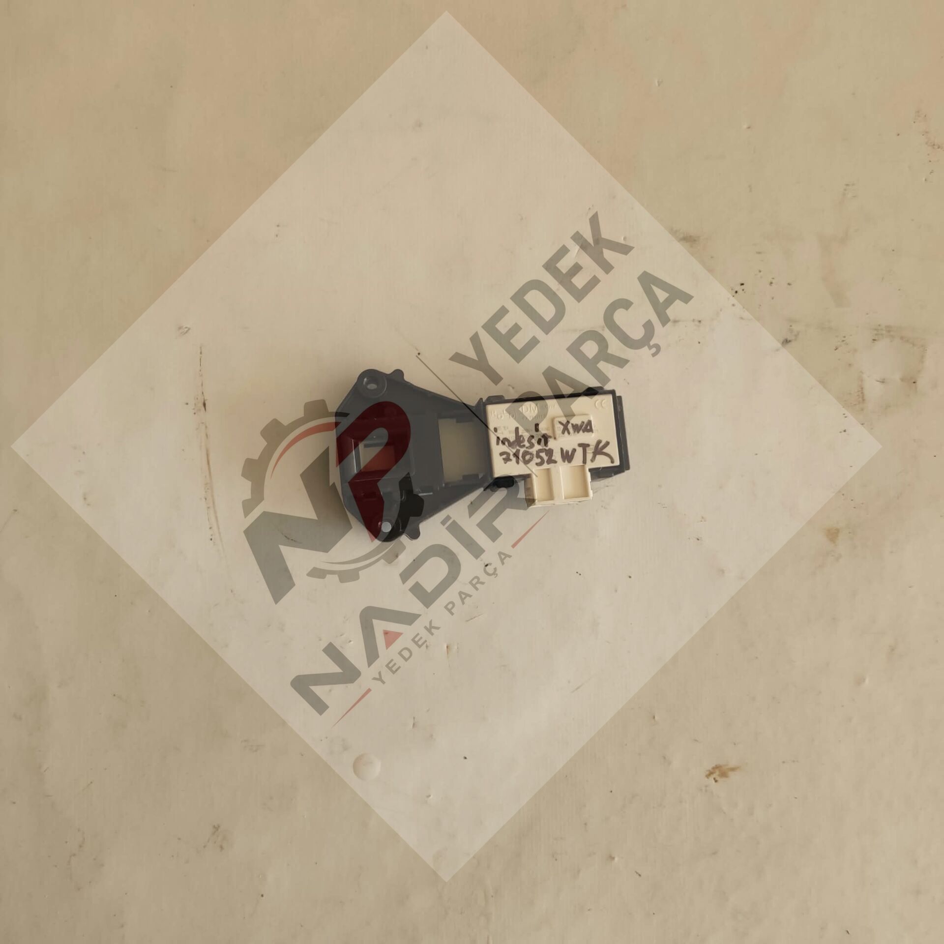 Indesit XWA71052WTK Çamaşır Makinesi Kapı Emniyet Kilidi