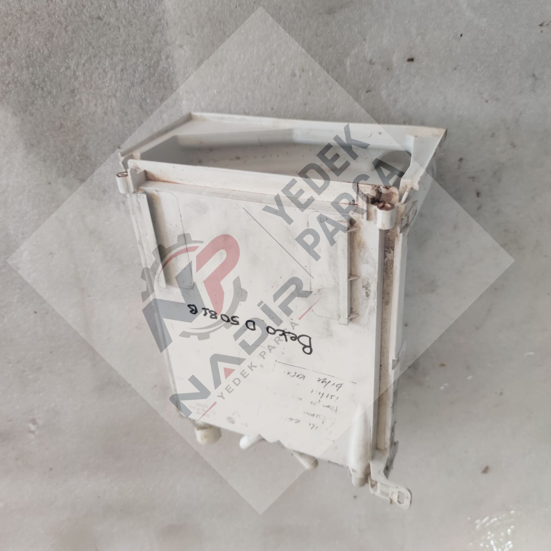 Beko D 5031 B çamaşır makinesi deterjan kutusu