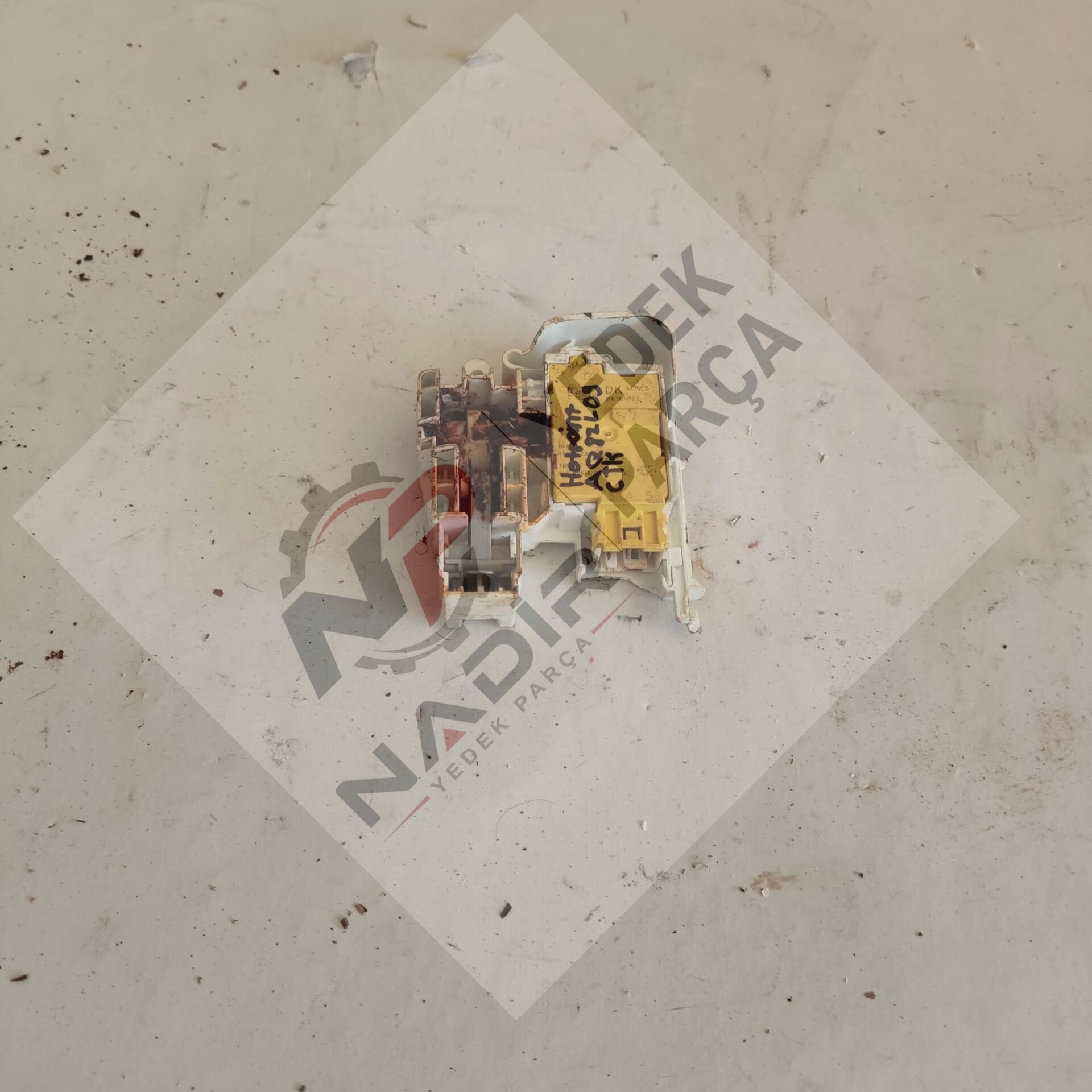 Hotpoint AQ82L09CTK Çamaşır Makinesi Kapı Emniyet Kilidi