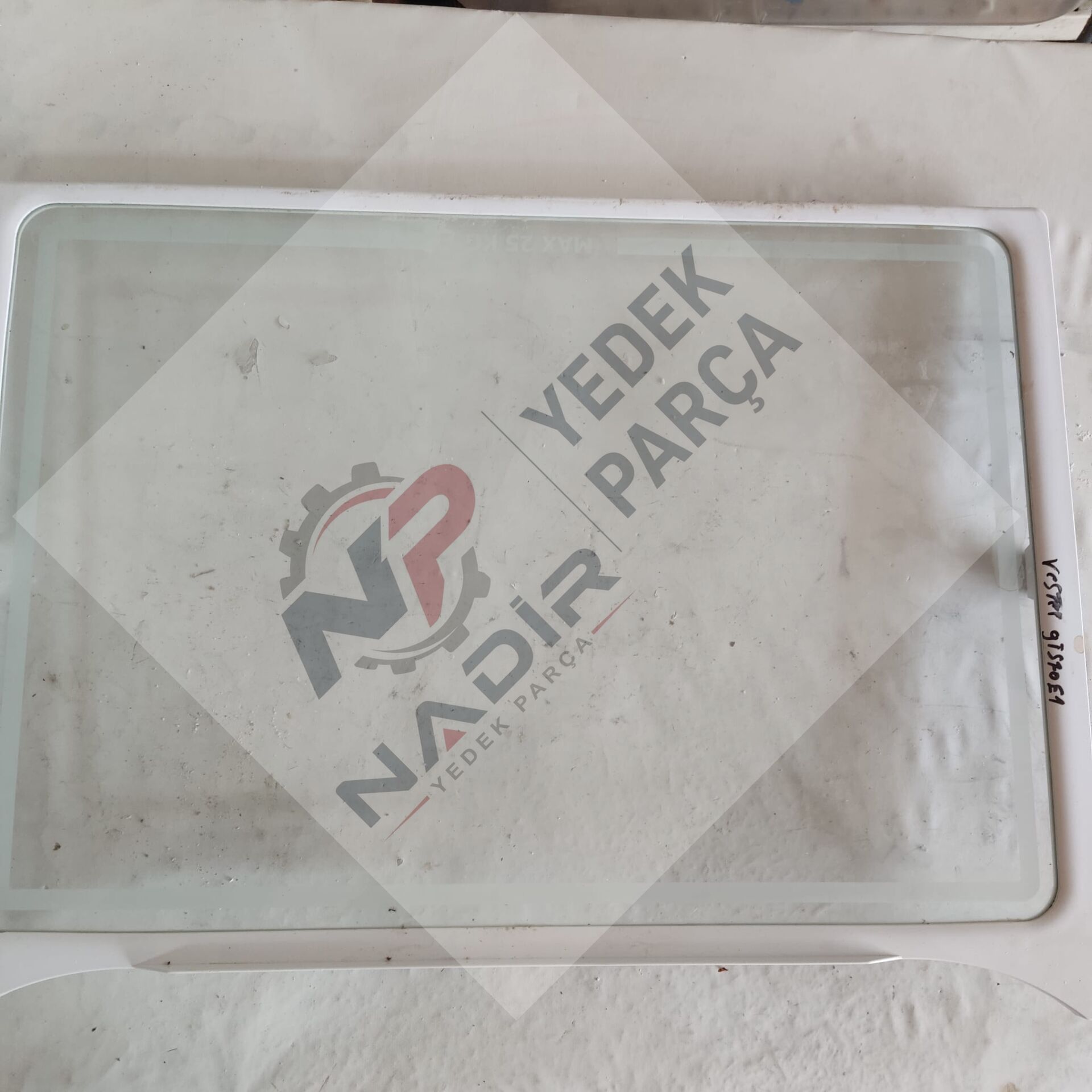 Vestel GT570EN Buzdolabı Cam Rafı