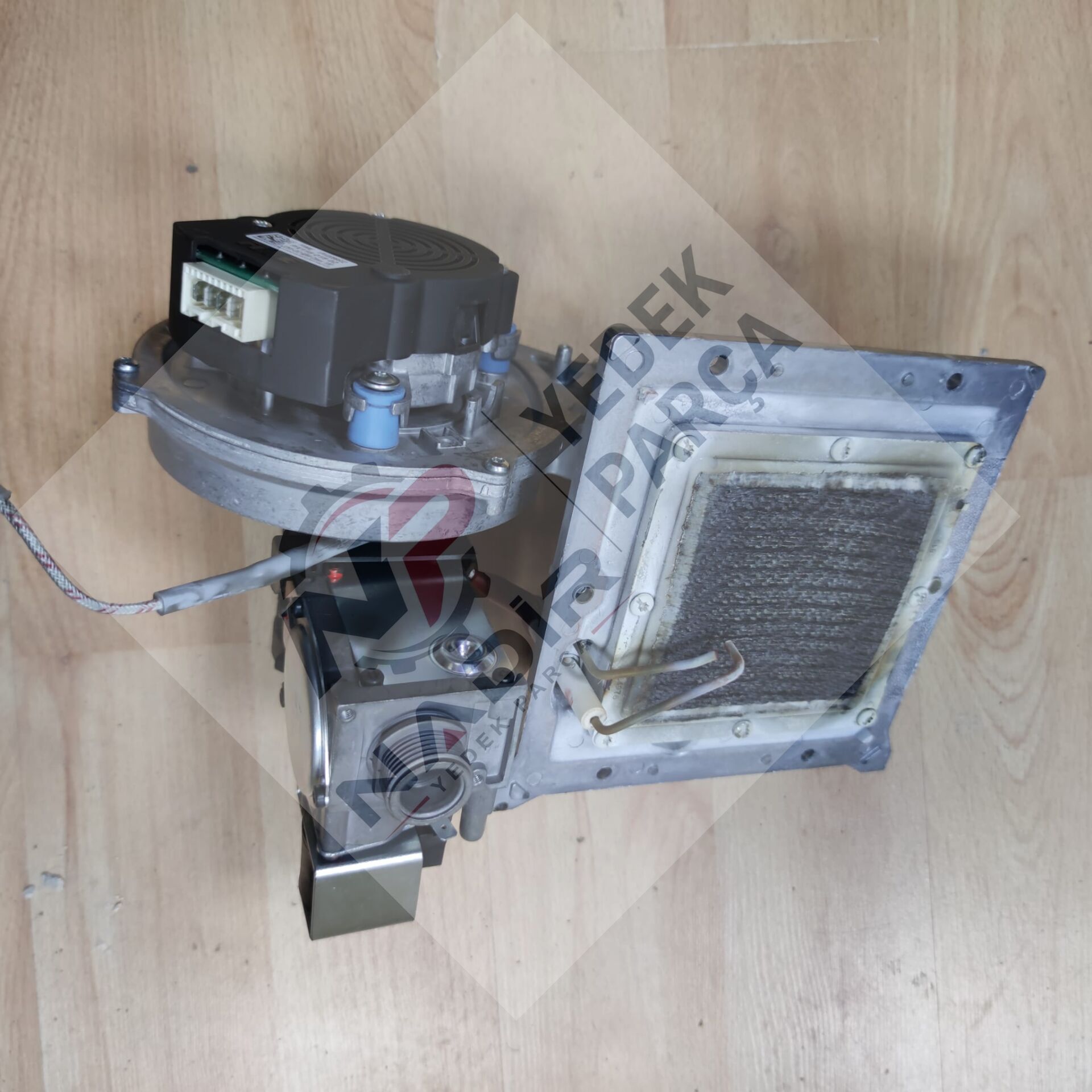 Ariston HS Premium 24 EU Kombi fan motoru gaz valfi brülörü