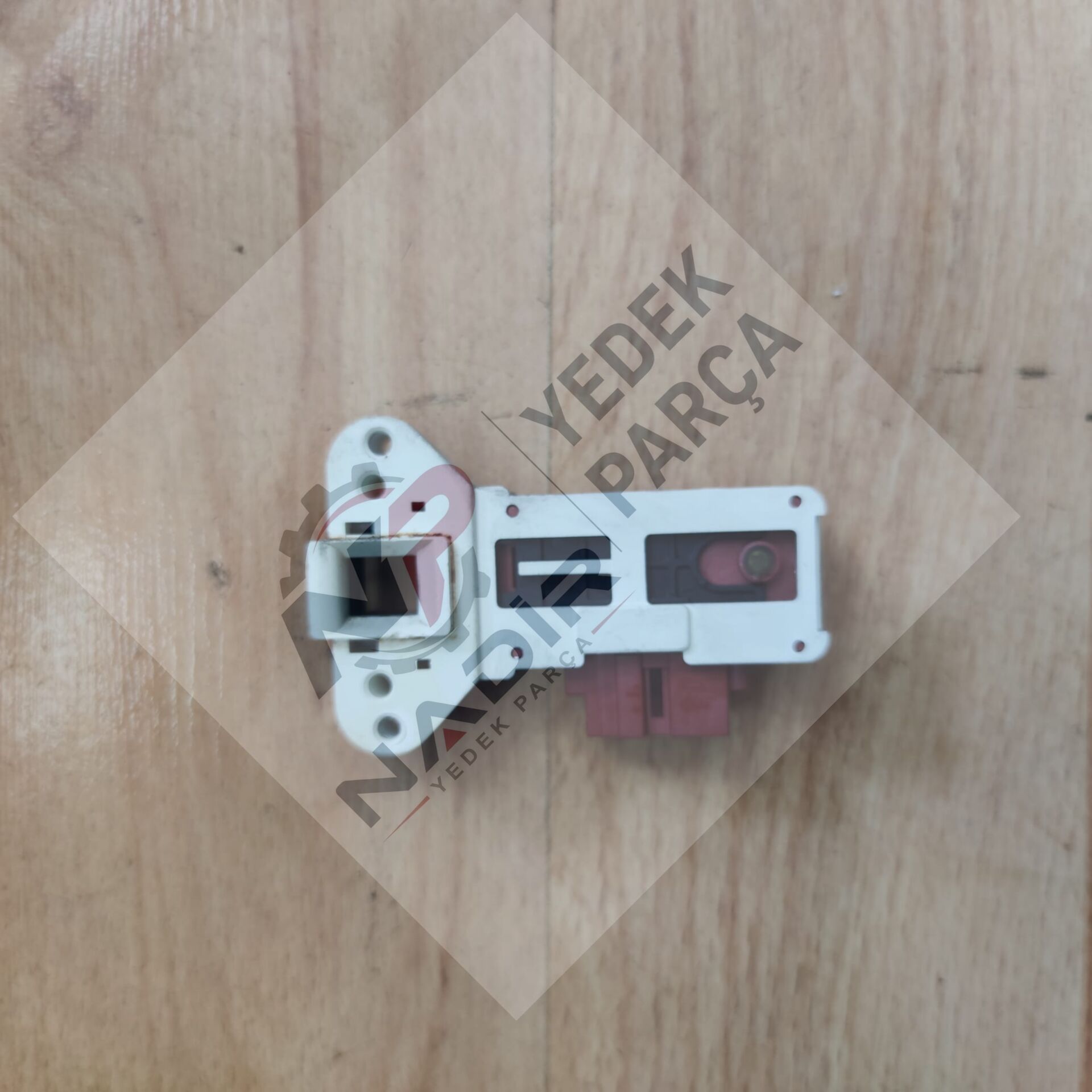 Fınlux FXW 5801 çamaşır makinası kapı kiliti