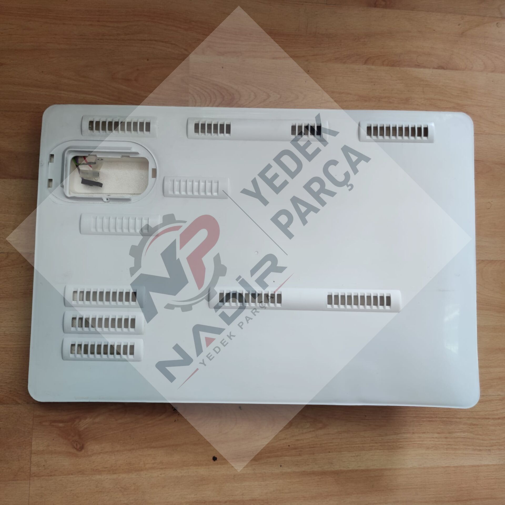 Beko D 9430 NM buzdolabı evaporatör ön kapağı